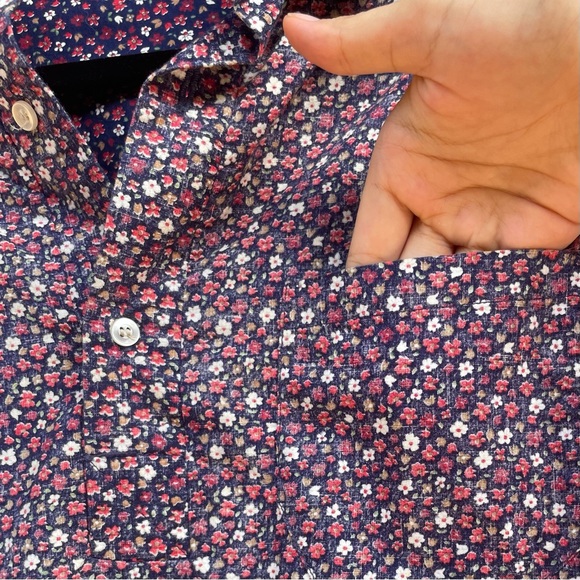 Vintage Wind and Sea Laguna Beach Collared Tee Shirt in Patriotic Floral - Picture 5 of 6